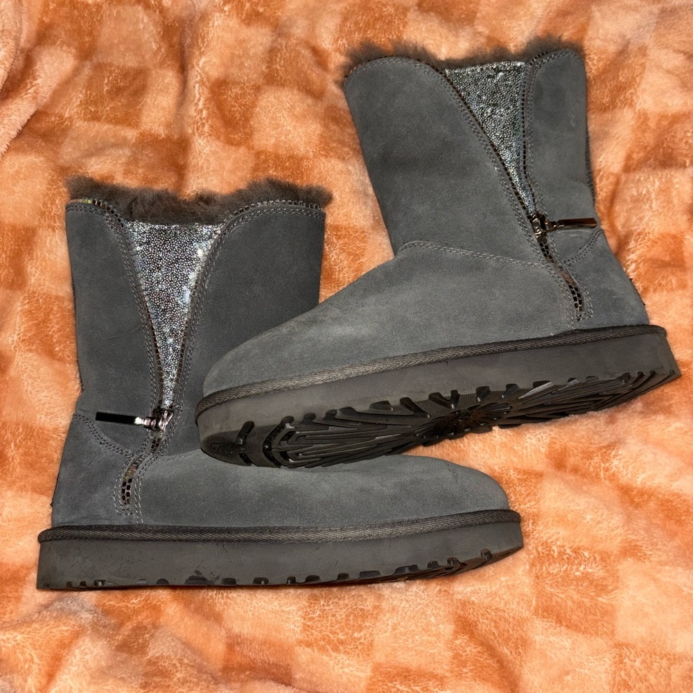 Grey sequins and zipper Ugg boots